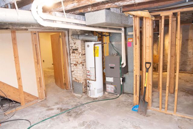 332 Newell Street, Waterloo, IA 50703