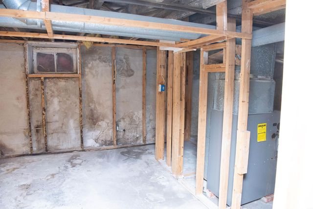 332 Newell Street, Waterloo, IA 50703