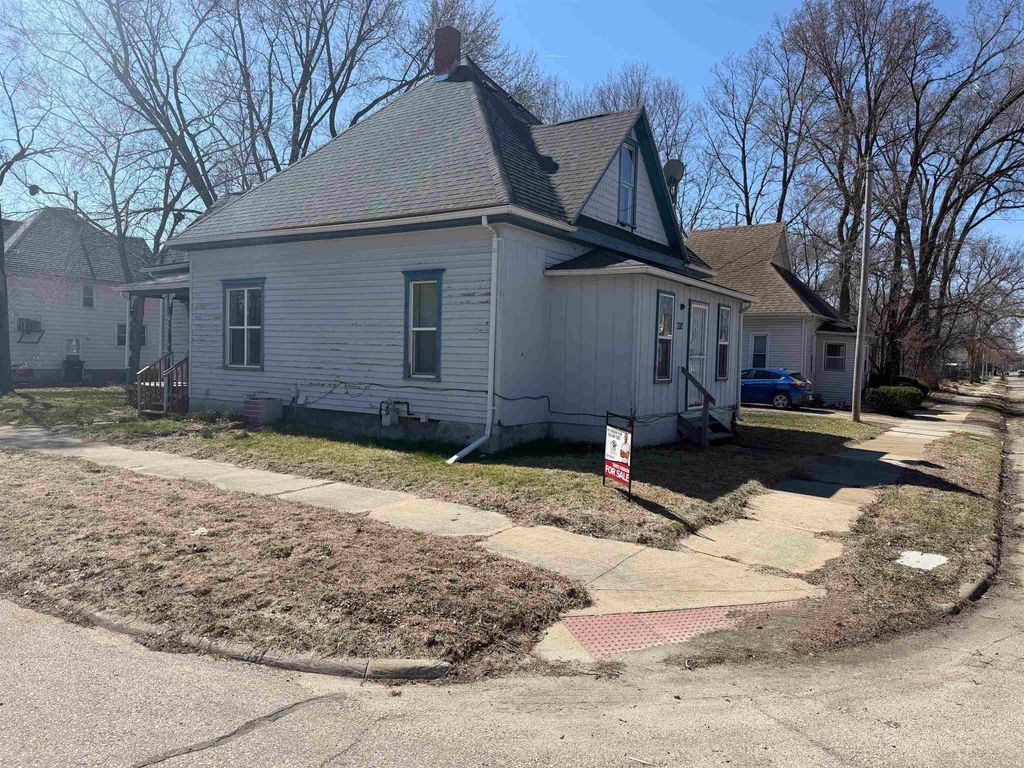 332 Newell Street, Waterloo, IA 50703