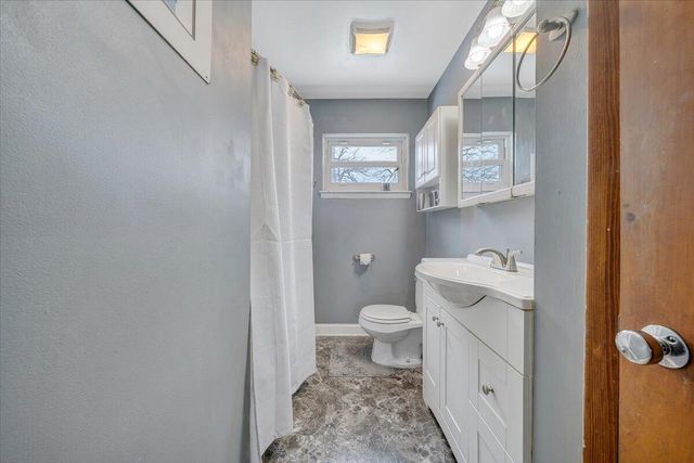 4644 Desi RD, Roanoke, VA 24017