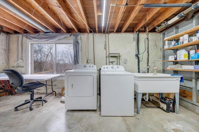 4644 Desi RD, Roanoke, VA 24017