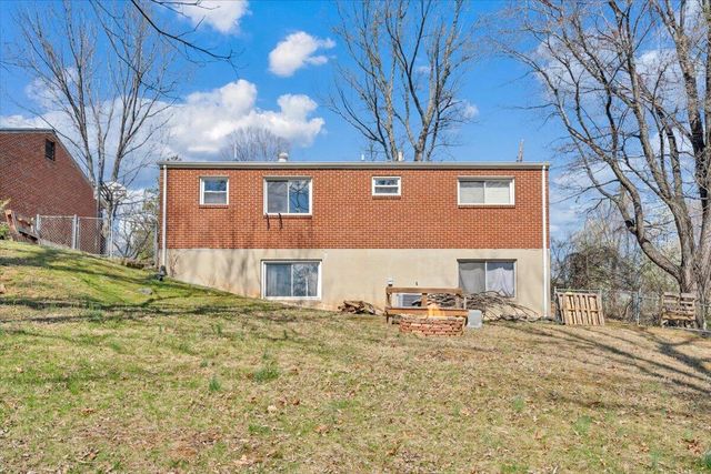 4644 Desi RD, Roanoke, VA 24017