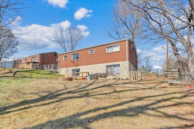 4644 Desi RD, Roanoke, VA 24017