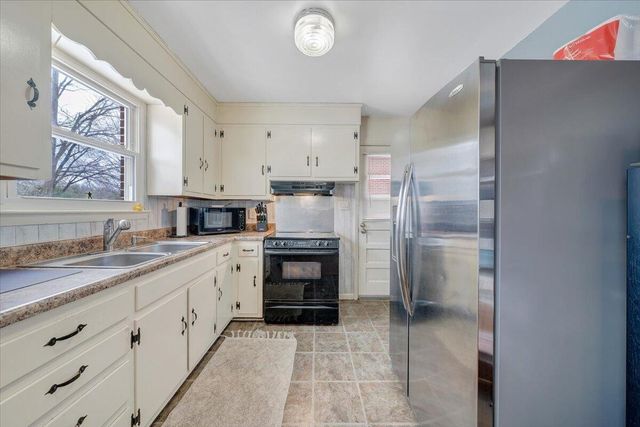 4644 Desi RD, Roanoke, VA 24017