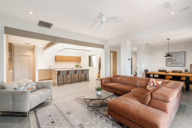 1667 Sentiero Della Villa, Santa Fe, NM 87506
