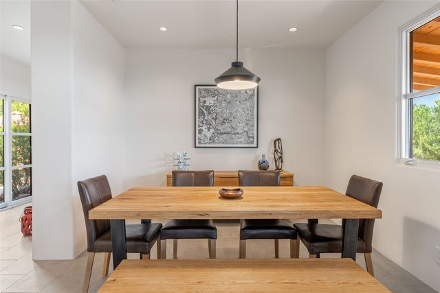 1667 Sentiero Della Villa, Santa Fe, NM 87506