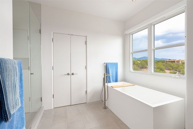 1667 Sentiero Della Villa, Santa Fe, NM 87506