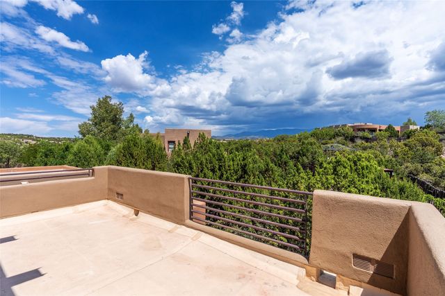 1667 Sentiero Della Villa, Santa Fe, NM 87506