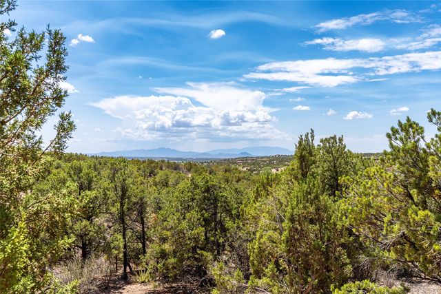 1667 Sentiero Della Villa, Santa Fe, NM 87506