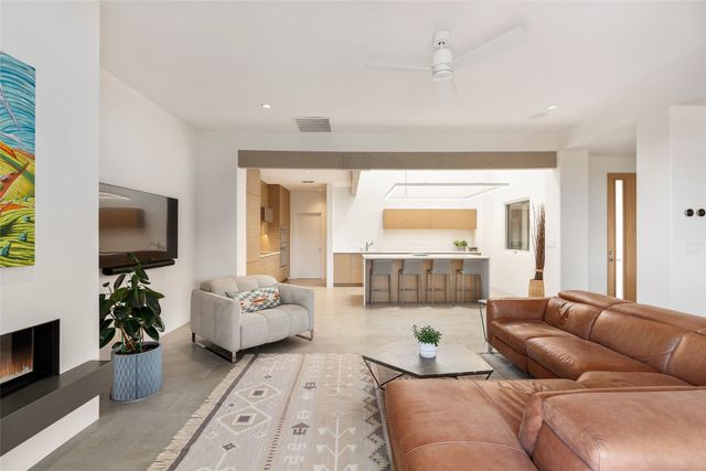 1667 Sentiero Della Villa, Santa Fe, NM 87506
