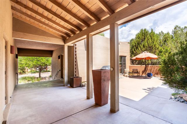 1667 Sentiero Della Villa, Santa Fe, NM 87506
