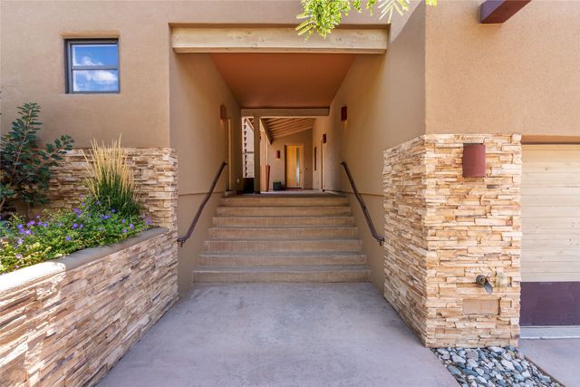 1667 Sentiero Della Villa, Santa Fe, NM 87506