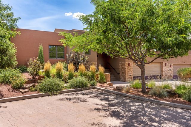 1667 Sentiero Della Villa, Santa Fe, NM 87506