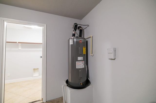 8318 Tartan Court, Rosharon, TX 77583