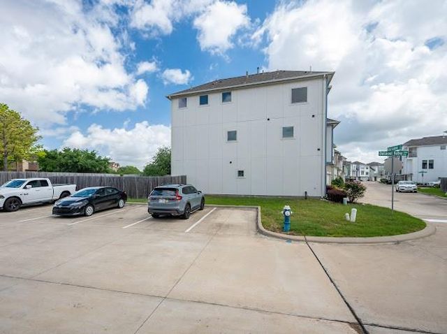 1903 Kirby Landing Drive, Houston, TX 77051