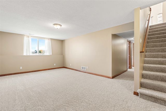 1002 Northpark Boulevard, Huxley, IA 50124