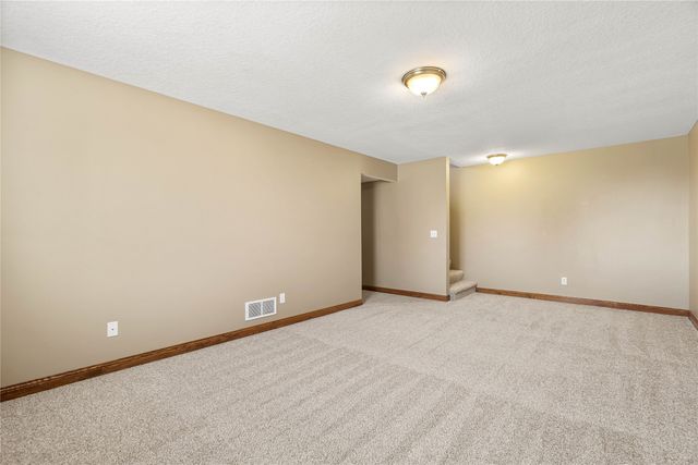 1002 Northpark Boulevard, Huxley, IA 50124