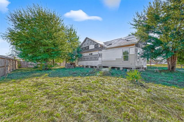 449 County Road 3566, Cleveland, TX 77327