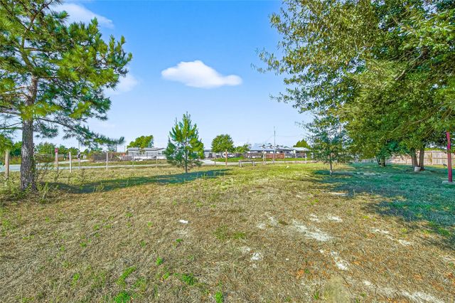 449 County Road 3566, Cleveland, TX 77327