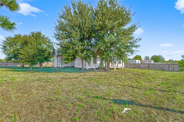 449 County Road 3566, Cleveland, TX 77327