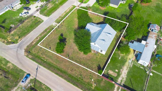 449 County Road 3566, Cleveland, TX 77327