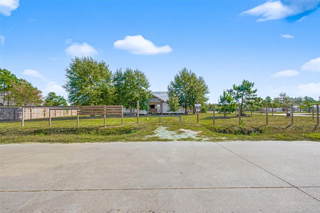 449 County Road 3566, Cleveland, TX 77327