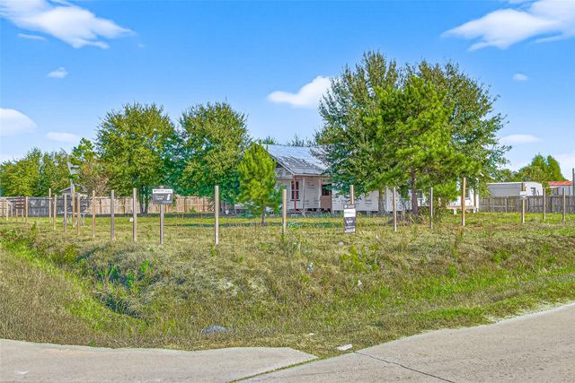 449 County Road 3566, Cleveland, TX 77327