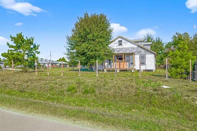 449 County Road 3566, Cleveland, TX 77327