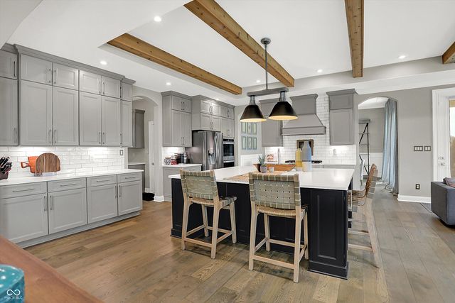 5658 Bentbrook Drive, Bargersville, IN 46106