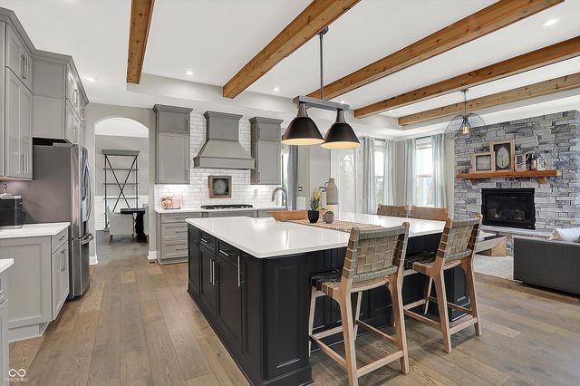 5658 Bentbrook Drive, Bargersville, IN 46106