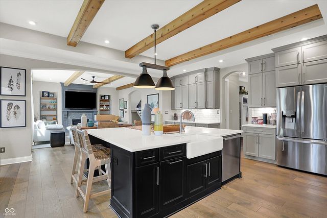 5658 Bentbrook Drive, Bargersville, IN 46106