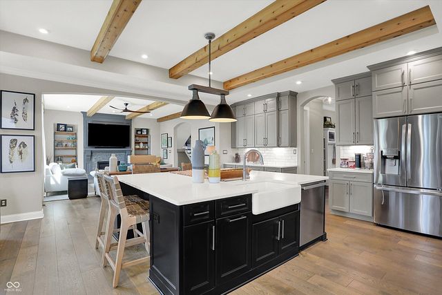 5658 Bentbrook Drive, Bargersville, IN 46106