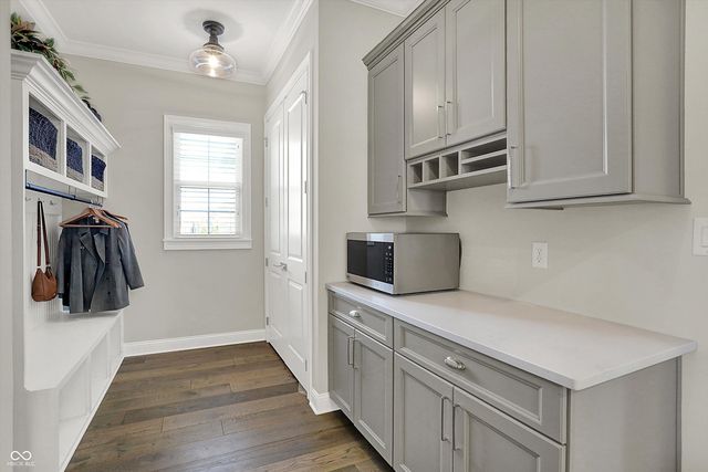 5658 Bentbrook Drive, Bargersville, IN 46106