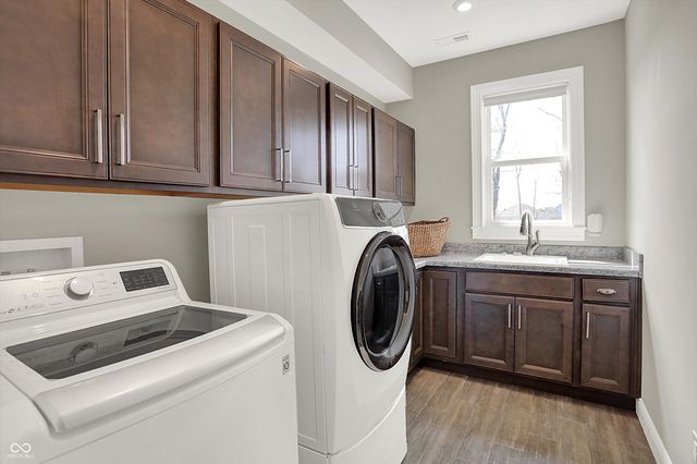 5658 Bentbrook Drive, Bargersville, IN 46106