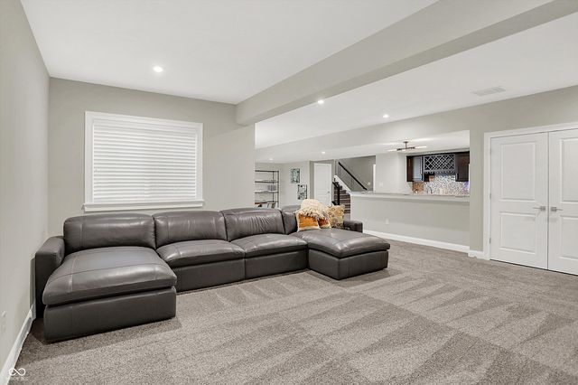 5658 Bentbrook Drive, Bargersville, IN 46106