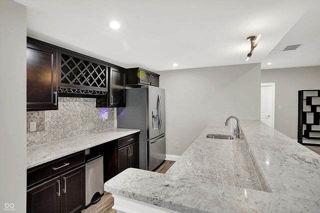 5658 Bentbrook Drive, Bargersville, IN 46106