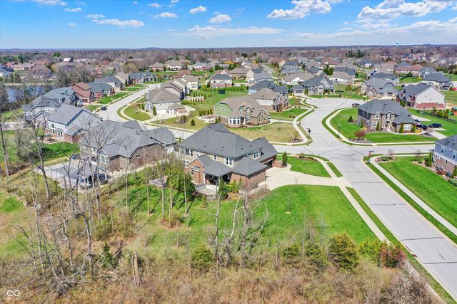 5658 Bentbrook Drive, Bargersville, IN 46106