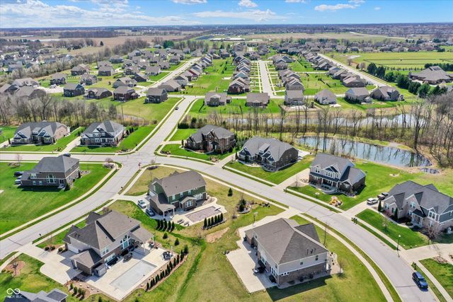 5658 Bentbrook Drive, Bargersville, IN 46106