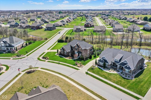 5658 Bentbrook Drive, Bargersville, IN 46106