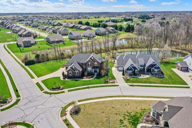 5658 Bentbrook Drive, Bargersville, IN 46106