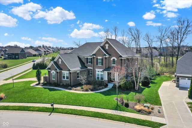 5658 Bentbrook Drive, Bargersville, IN 46106