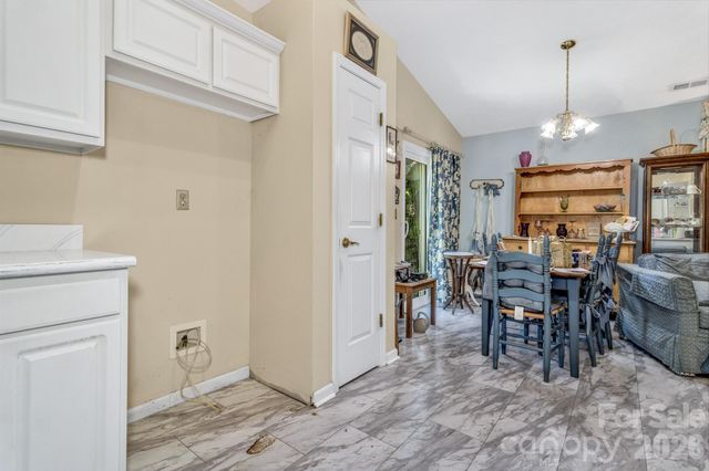 105 Amelia Drive, Hendersonville, NC 28792