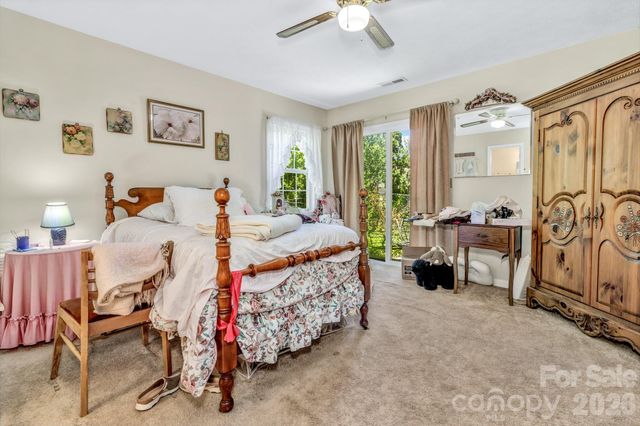 105 Amelia Drive, Hendersonville, NC 28792