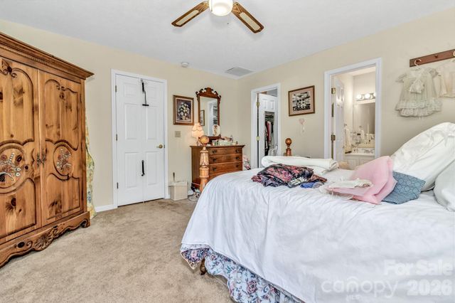 105 Amelia Drive, Hendersonville, NC 28792