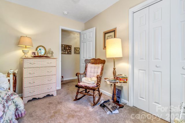 105 Amelia Drive, Hendersonville, NC 28792