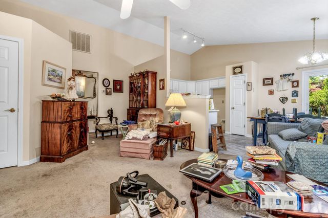 105 Amelia Drive, Hendersonville, NC 28792