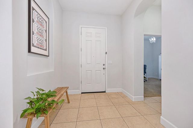 9715 Collie Way, Elk Grove, CA 95757