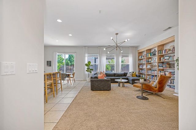 9715 Collie Way, Elk Grove, CA 95757