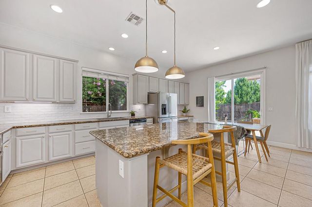 9715 Collie Way, Elk Grove, CA 95757