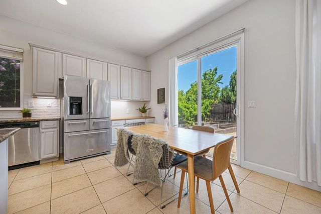 9715 Collie Way, Elk Grove, CA 95757
